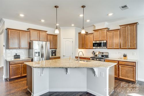 10014 Berkeley Castle Dr, Charlotte, NC, 28273-0057 | Card Image