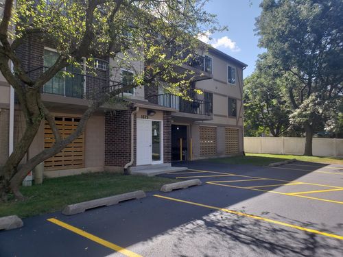 103-1675 Kiowa Dr, Naperville, IL, 60565-2512 | Card Image