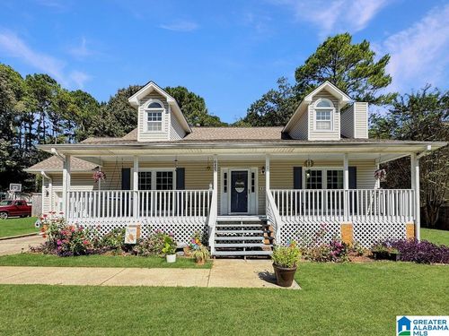 8483 Lanewood Cir, Leeds, AL, 35094-7905 | Card Image
