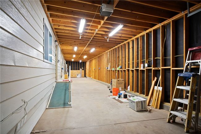 Garage | Image 48
