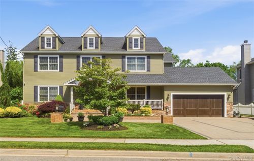 27 Davison Pl, Rockville Centre, NY, 11570-5308 | Card Image