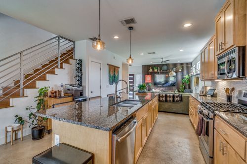 a-6912 Bennett Ave, Austin, TX, 78752-3201 | Card Image