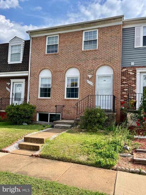 8384 Woodline Ct, MANASSAS, VA, 20110-4620 | Card Image