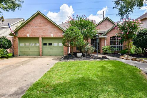 3923 Balmoral Lane, Pearland, TX, 77584 | Card Image