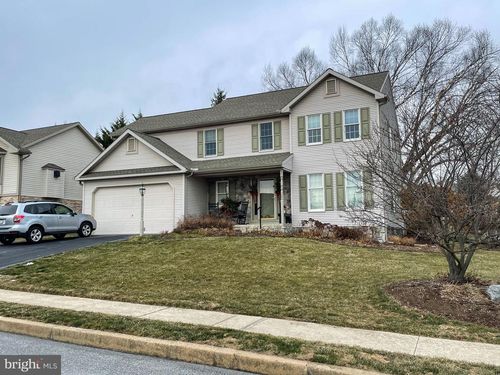 1005 Northfield Dr, Elizabethtown, PA, 17022-1443 | Card Image