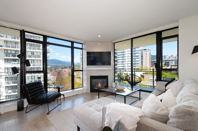 806 - 155 W 1 St Street, Condo with 2 bedrooms, 2 bathrooms and 1 parking in North Vancouver BC | Image 2