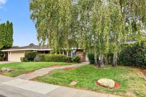 868 Wixford Way, Sacramento, CA, 95864-6139 | Card Image
