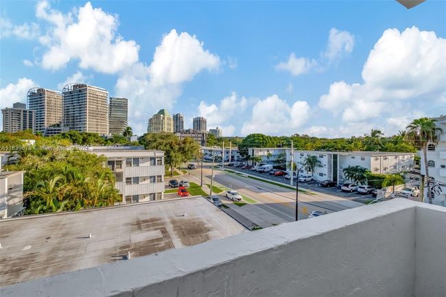 APT-402 - 3051 Sw 27 Th Ave, Condo with 1 bedrooms, 1 bathrooms and null parking in Miami FL | Image 12