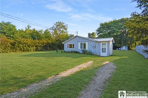 69 S State St, Ripley, NY, 14775-9703 | Card Image