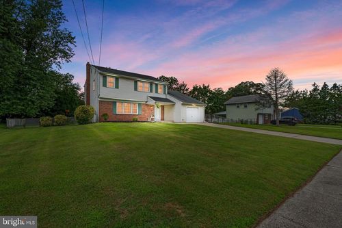11 Fairfield Ave, PENNSVILLE, NJ, 08070-1605 | Card Image