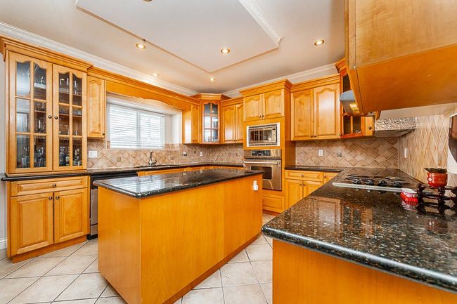 1437 E 58th Ave, House other with 7 bedrooms, 5 bathrooms and 4 parking in Vancouver BC | Image 9