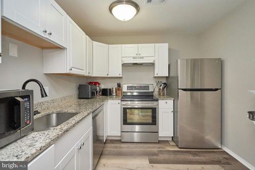 2841 Chablis Cir, WOODBRIDGE, VA, 22192-1947 | Card Image