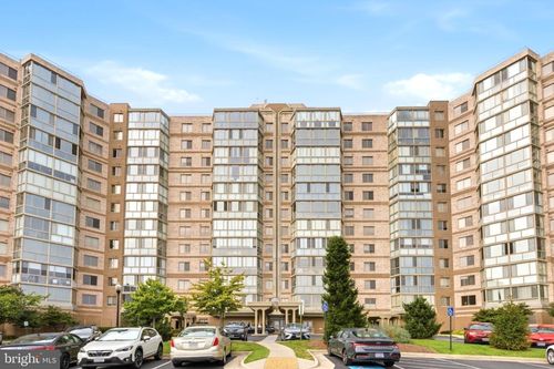 720-19365 Cypress Ridge Ter, LEESBURG, VA, 20176-8436 | Card Image