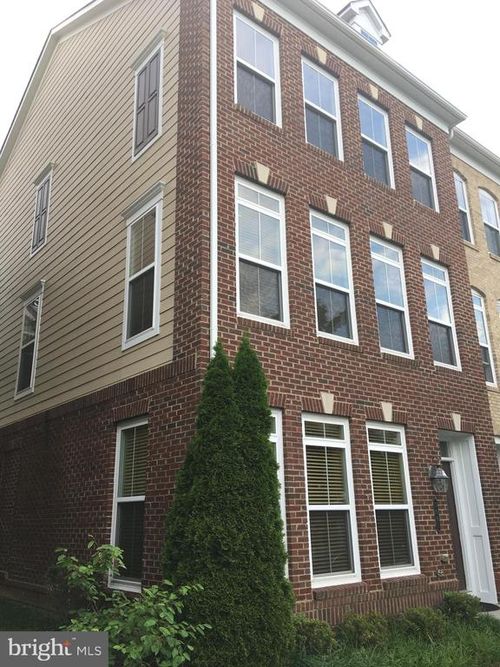 3061 Waterloo Ln, FAIRFAX, VA, 22031-6091 | Card Image