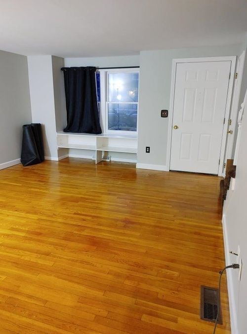 93 Sentry Way, Merrimack, NH, 03054-4408 | Card Image