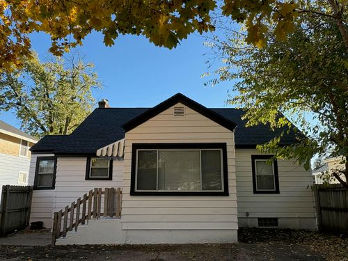 825 Roger St Nw, Walker, MI, 49544-2825 | Card Image