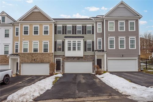 2267 Flint Dr, Washington, PA, 15301-7761 | Card Image