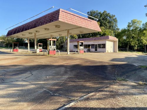 1900 Clarksville St, Paris, TX, 75460-6242 | Card Image