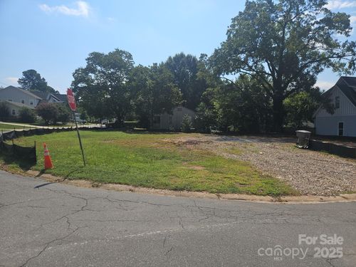 400 Greystone Rd, Charlotte, NC, 28209-1917 | Card Image