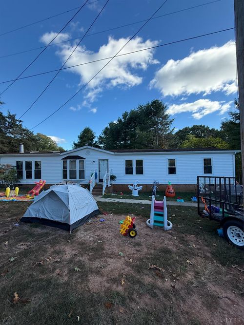 444 Church St, Appomattox, VA, 24522-5233 | Card Image