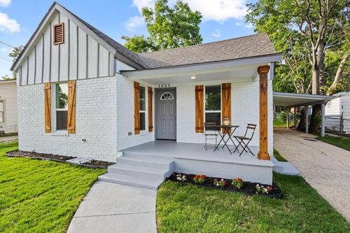 1005 W Bullock St, Denison, TX, 75020-5805 | Card Image
