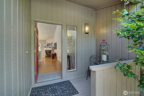2013 210th Circle Ne, Sammamish, WA, 98074 | Card Image