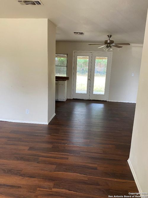 5827 Castle Hunt, San Antonio, TX, 78218-4112 | Card Image