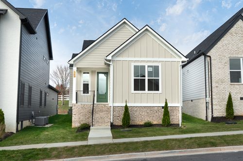 244 Franklin St, Pleasant View, TN, 37146-2203 | Card Image