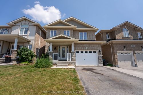 17 Armstrong Cres, Bradford, ON, L3Z0L1 | Card Image