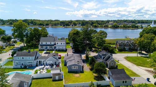 26 Bowden Ave, Barrington, RI, 02806-3152 | Card Image