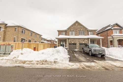 13 Ferragine Cres, Bradford, ON, L3Z4J9 | Card Image