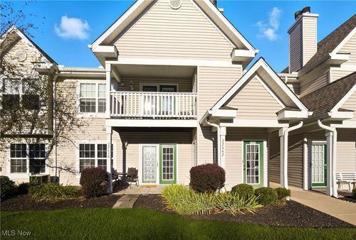 22640 Lenox Dr, Fairview Park, OH, 44126-3600 | Card Image