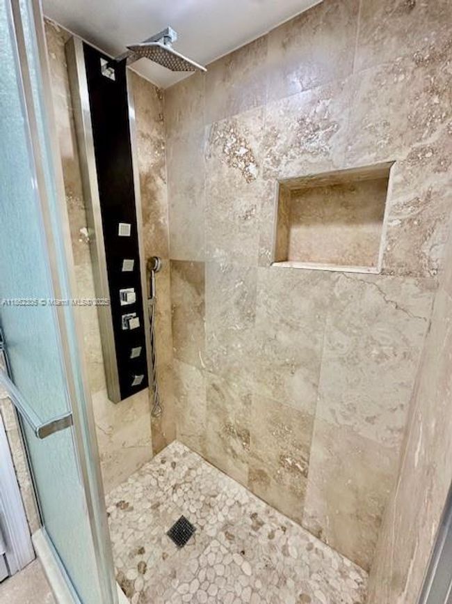APT-207 - 110 Salamanca Ave, Condo with 2 bedrooms, 2 bathrooms and null parking in Coral Gables FL | Image 20