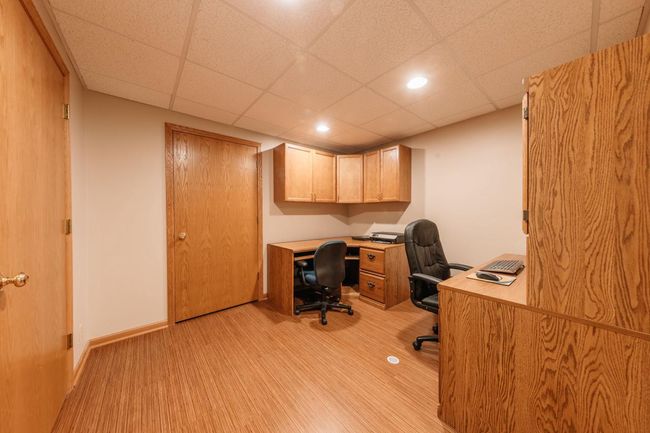 S75W17553 Harbor Circle, Condo with 2 bedrooms, 2 bathrooms and null parking in Muskego WI | Image 32
