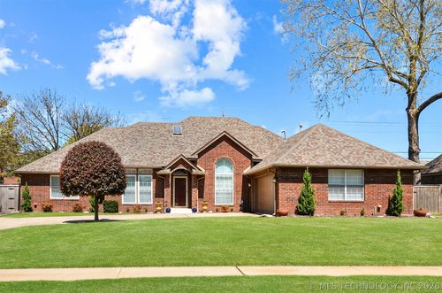 5408 W Orlando Cir, Broken Arrow, OK, 74011-1136 | Card Image