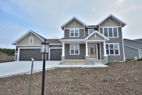 640 Standing Stone Dr, Waukesha, WI, 53189-5659 | Card Image
