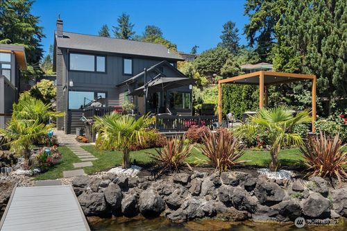 15038 Beach Dr Ne, Lake Forest Park, WA, 98155-7724 | Card Image