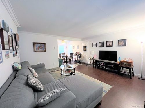 main-141 Nassau Ln, Island Park, NY, 11558-1064 | Card Image