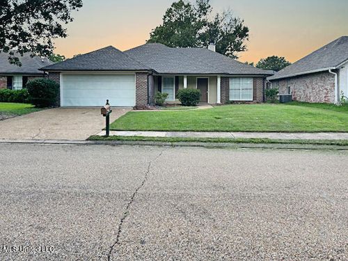 594 Acorn Ln, Brandon, MS, 39047-7470 | Card Image