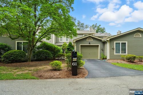 61 Old Fourth Dr, Oak Ridge, NJ, 07438-9526 | Card Image