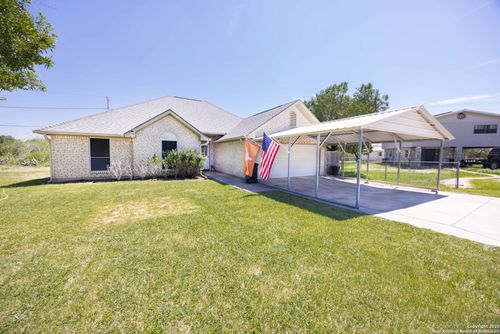 25 Ward Rd, Brackettville, TX, 78832-3203 | Card Image