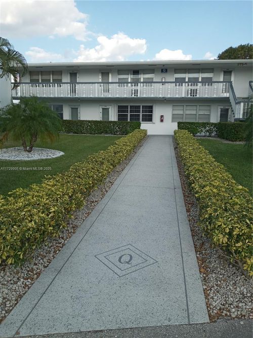 390-390 Windsor Q, West Palm Beach, FL, 33417-2467 | Card Image