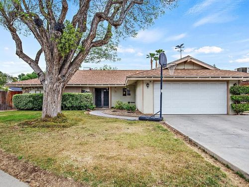 2646 S Fairway Ct, Visalia, CA, 93277-7325 | Card Image