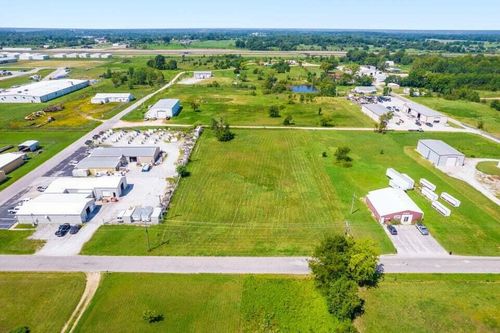 806 Industrial Rd, Grove, OK, 74344-4106 | Card Image