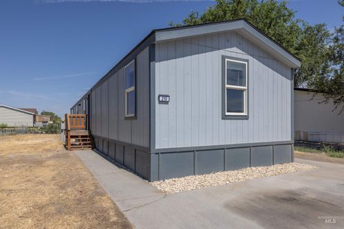 210 Dawn Dr, Mountain Home, ID, 83647-3488 | Card Image