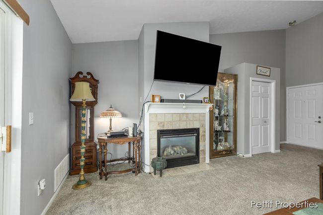 UNIT-32 - 5869 Crosswinds Dr, Condo with 2 bedrooms, 2 bathrooms and null parking in Norton Shores MI | Image 6