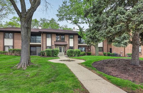 508-8212 Anchor Dr, Woodridge, IL, 60517-4376 | Card Image