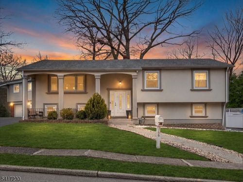 66 Lockwood Pl, Clifton, NJ, 07012-1932 | Card Image