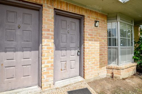 apt-5-9350 Country Creek Dr, Houston, TX, 77036-7767 | Card Image