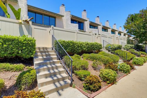7-5269 Colodny Dr, Agoura Hills, CA, 91301-2636 | Card Image